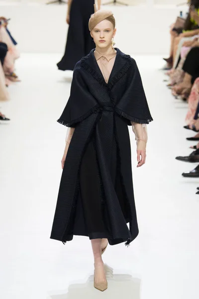 Look 3